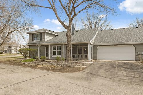 7780 Glenda Ct, Apple Valley, MN, 55124-6330 | Card Image