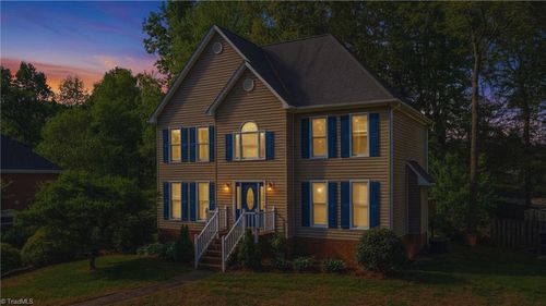 1930 Glenridge Dr, Kernersville, NC, 27284-8676 | Card Image