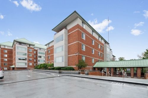 405-183 Oak St, Newton, MA, 02464-1497 | Card Image