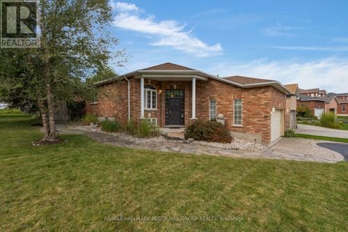 2 Brown Wood Dr, Barrie, ON, L4M6N4 | Card Image