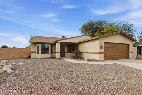 5990 S Pin Oak Dr, Tucson, AZ, 85746-3218 | Card Image