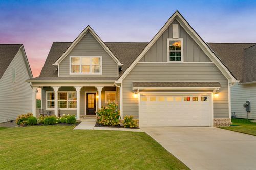 1046 Omaha Cir, Hixson, TN, 37343-3228 | Card Image