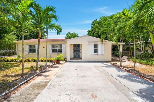 596 Nw 109th St, Miami, FL, 33168-3241 | Card Image