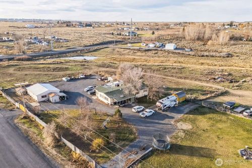 10068 Idano Rd Ne, Moses Lake, WA, 98837-8905 | Card Image