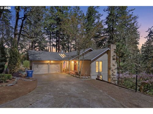 784 Brookside Dr, Eugene, OR, 97405-4932 | Card Image