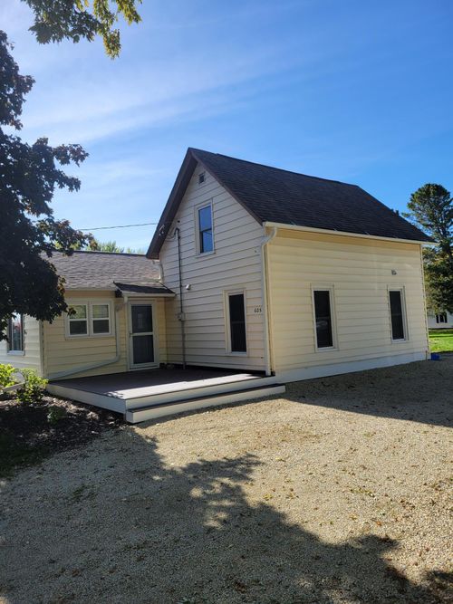 605 1st St, Bellechester, MN, 55027-9007 | Card Image