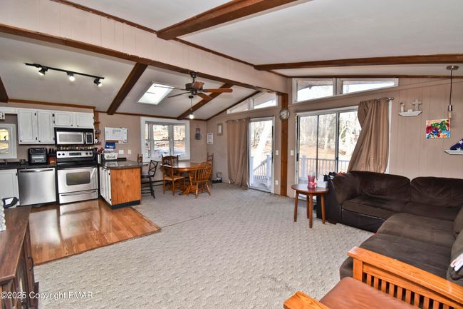 2 Living Room (3) | Image 4