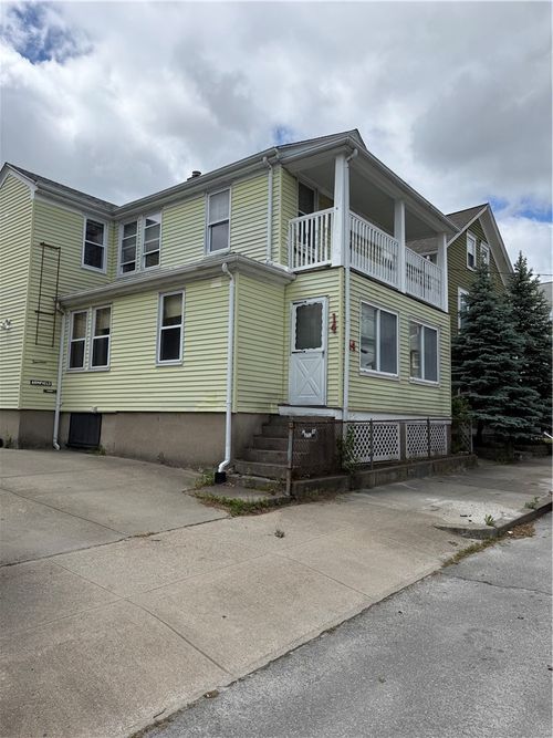 14 Park St, Central Falls, RI, 02863-1723 | Card Image