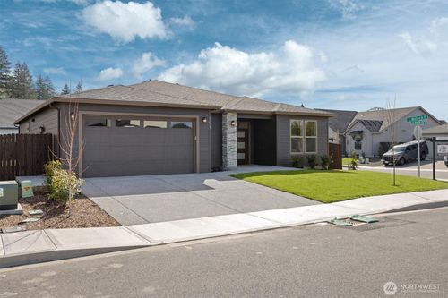 151 E Airedale Ave, La Center, WA, 98629-1037 | Card Image