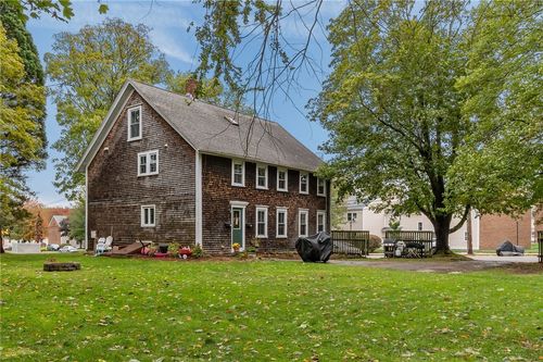 3 Chestnut St, Bristol, RI, 02809-2505 | Card Image