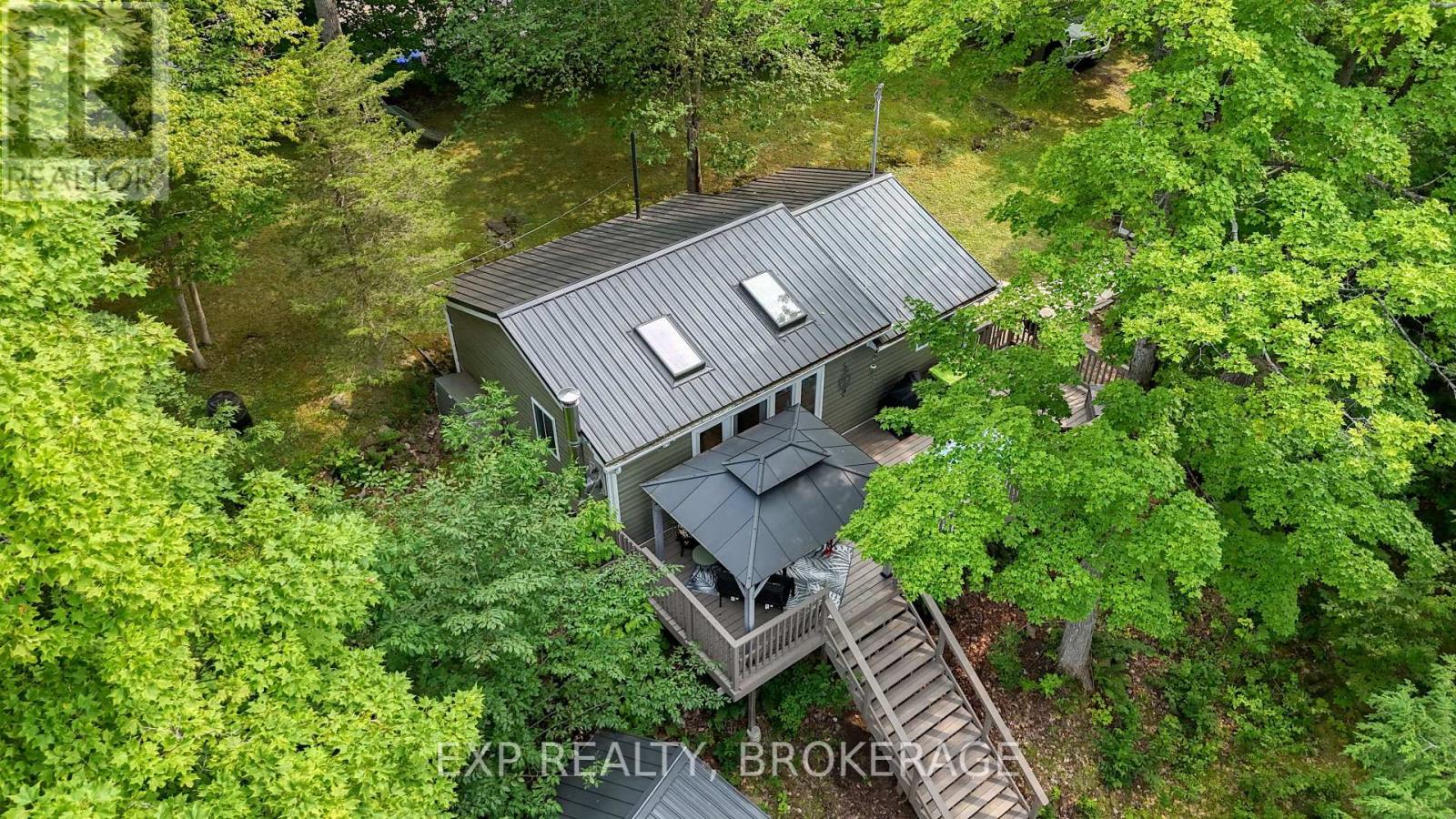 Residential in Frontenac (Frontenac South) 2