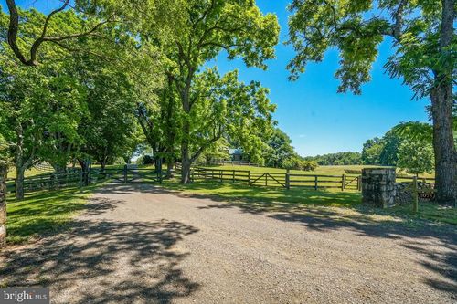 3073 Zulla Rd, THE PLAINS, VA, 20198-1946 | Card Image