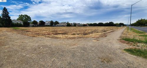 00 East Avenue, Livermore, CA, 94550 | Card Image