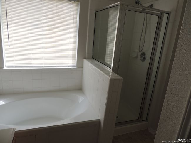 9930 Shawnee Blf, House other with 4 bedrooms, 2 bathrooms and null parking in Converse TX | Image 13