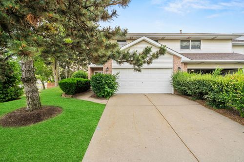 1046 Pinewood Dr, Downers Grove, IL, 60516-3800 | Card Image