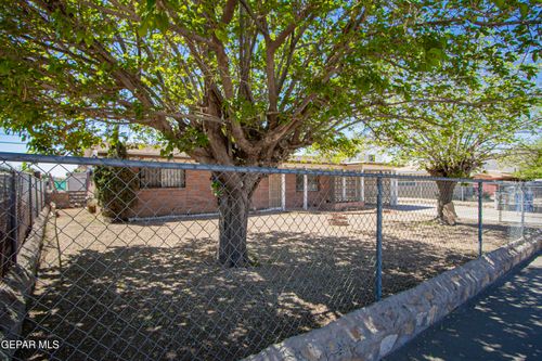 5828 Flounder Dr, El Paso, TX, 79924-5604 | Card Image