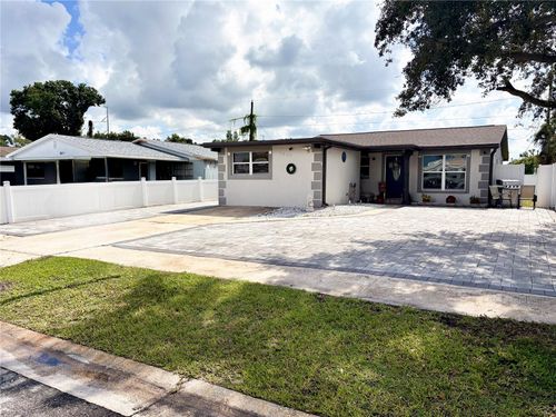 6809 N Thatcher Ave, Tampa, FL, 33614-3820 | Card Image