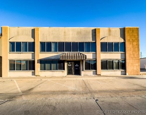 209 E Wyandotte Ave, McAlester, OK, 74501-5400 | Card Image