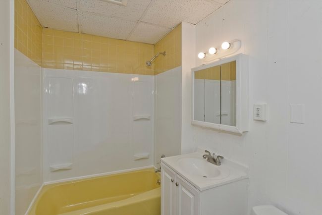 369 - 367 E Columbus Ave, Home with 9 bedrooms, 3 bathrooms and 3 parking in Springfield MA | Image 15