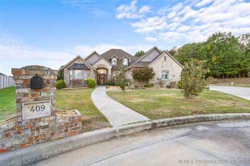 409 Wisteria Way, Ada, OK, 74820-8458 | Card Image