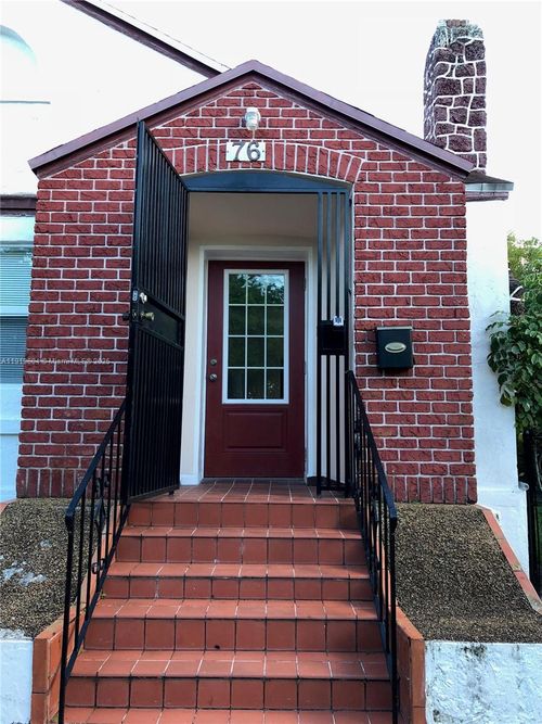 76 Ne 48th St, Miami, FL, 33137-3149 | Card Image