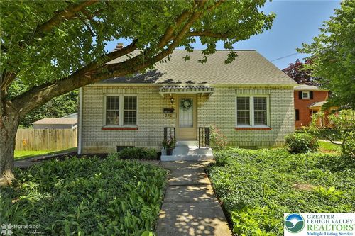 250 Adrain St, Emmaus, PA, 18049-3963 | Card Image
