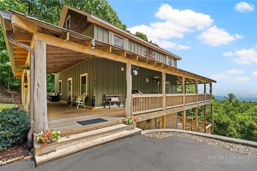 374 Tinys Mountain Dr, Deep Gap, NC, 28618-9028 | Card Image