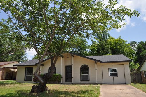807 Phillips Dr, Ennis, TX, 75119-7629 | Card Image