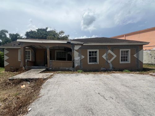 542 Se 6th Dr, Belle Glade, FL, 33430-4147 | Card Image