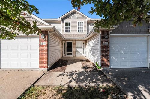 913 Sw Peach Tree Ln, Blue Springs, MO, 64064-7814 | Card Image