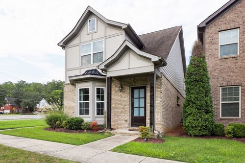 200 Cedar Place Row, Nashville, TN, 37221-2514 | Card Image