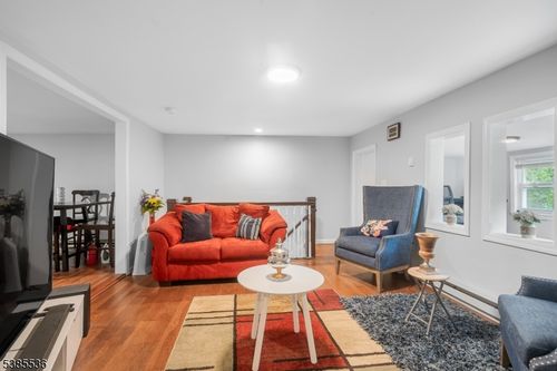 70 Nestor St, Franklin, NJ, 07416-1562 | Card Image