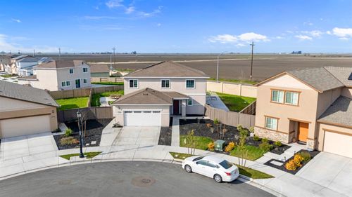 7041 Overlook Way, Stockton, CA, 95219-8833 | Card Image