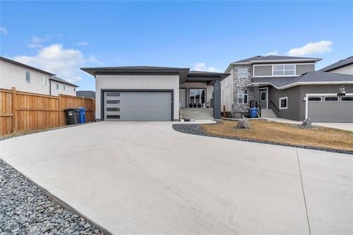 60 Skyline Dr, Winnipeg, MB, R3Y0Z5 | Card Image