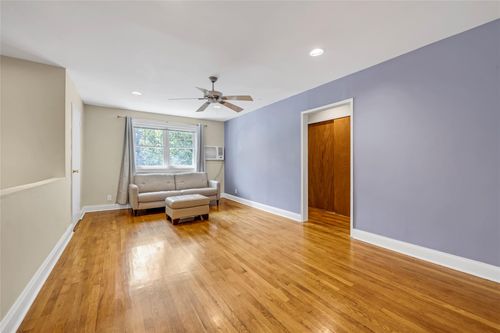 b-226 Union Tpke, Oakland Gardens, NY, 11364-3128 | Card Image