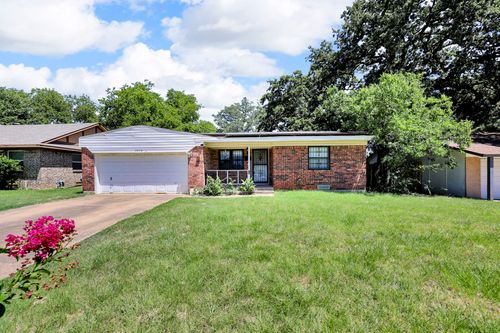2213 Meadow Lark, Irving, TX, 75060-7237 | Card Image