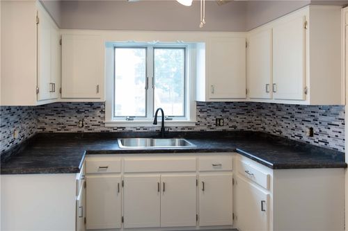 10 Island Ave, Rumford, RI, 02916-3211 | Card Image