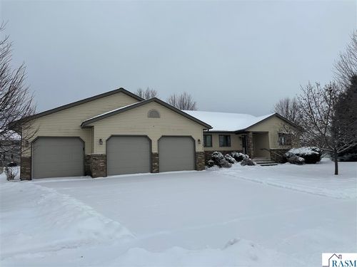 1411 8th St N, New Ulm, MN, 56073-1572 | Card Image