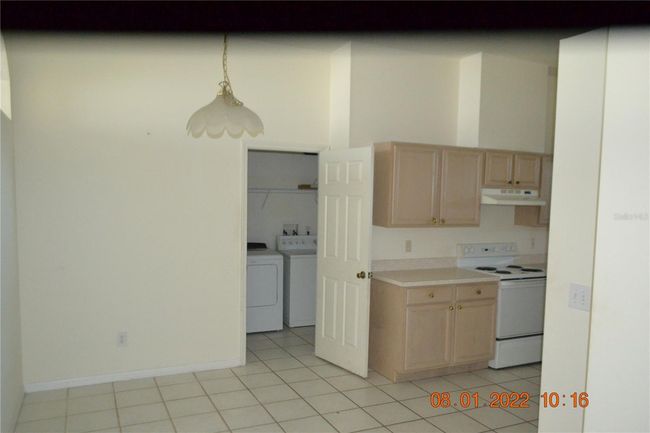 10921 Arbor Ridge Dr, House other with 3 bedrooms, 2 bathrooms and null parking in Tampa FL | Image 6