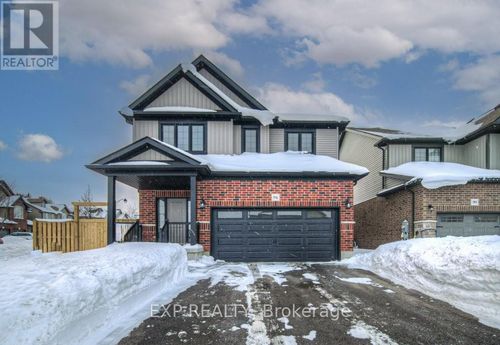 94 Isaac St, Elmira, ON, N3B0E2 | Card Image