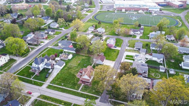 708 N Giddings Ave, House other with 3 bedrooms, 2 bathrooms and 2 parking in Jerseyville IL | Image 76
