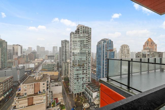 2002 - 1325 Rolston Street, Condo with 2 bedrooms, 2 bathrooms and 1 parking in Vancouver BC | Image 14