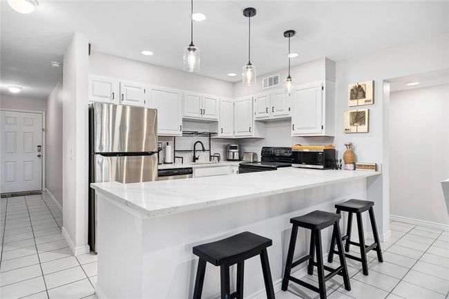 APT-122 - 5973 State Highway 361, Condo with 3 bedrooms, 2 bathrooms and 1 parking in Port Aransas TX | Image 5