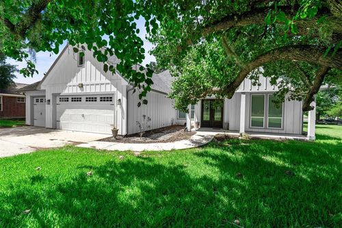 29 Westwood Dr W, Trinity, TX, 75862-8895 | Card Image
