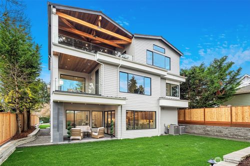 422 98th Ave Ne, Bellevue, WA, 98004-5441 | Card Image