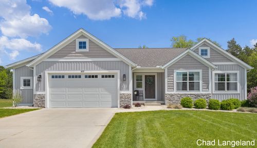 9272 Shoreway Dr, West Olive, MI, 49460-8866 | Card Image