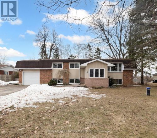 55 Golf Club Rd, Smiths Falls, ON, K7A4S5 | Card Image