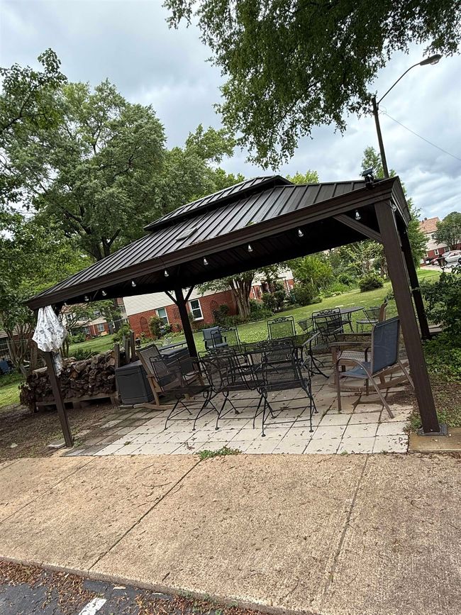 APT-2 - 2993 Walnut Grove Rd, Condo with 2 bedrooms, 1 bathrooms and null parking in Memphis TN | Image 24