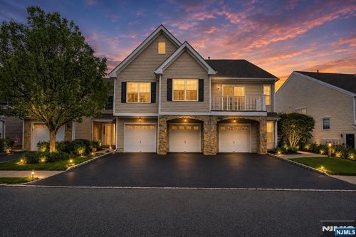 131 Mountainside Dr, Pompton Lakes, NJ, 07442-1758 | Card Image