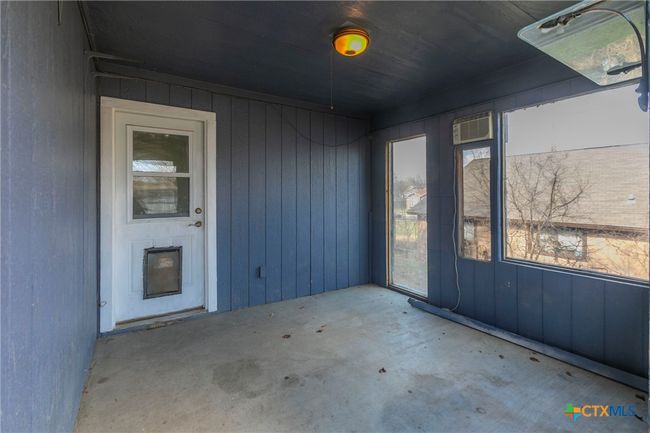 Closed in patio | Image 24